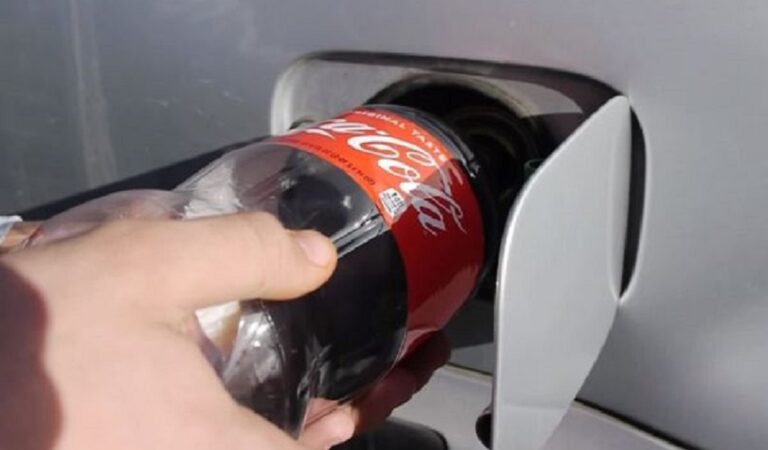 Измислиха изход от кризата с горивата – вместо бензин, наливаме Кока Кола? (Видео)